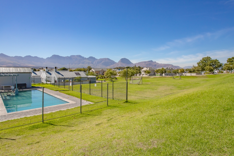 2 Bedroom Property for Sale in Honeydew Country Estate Western Cape